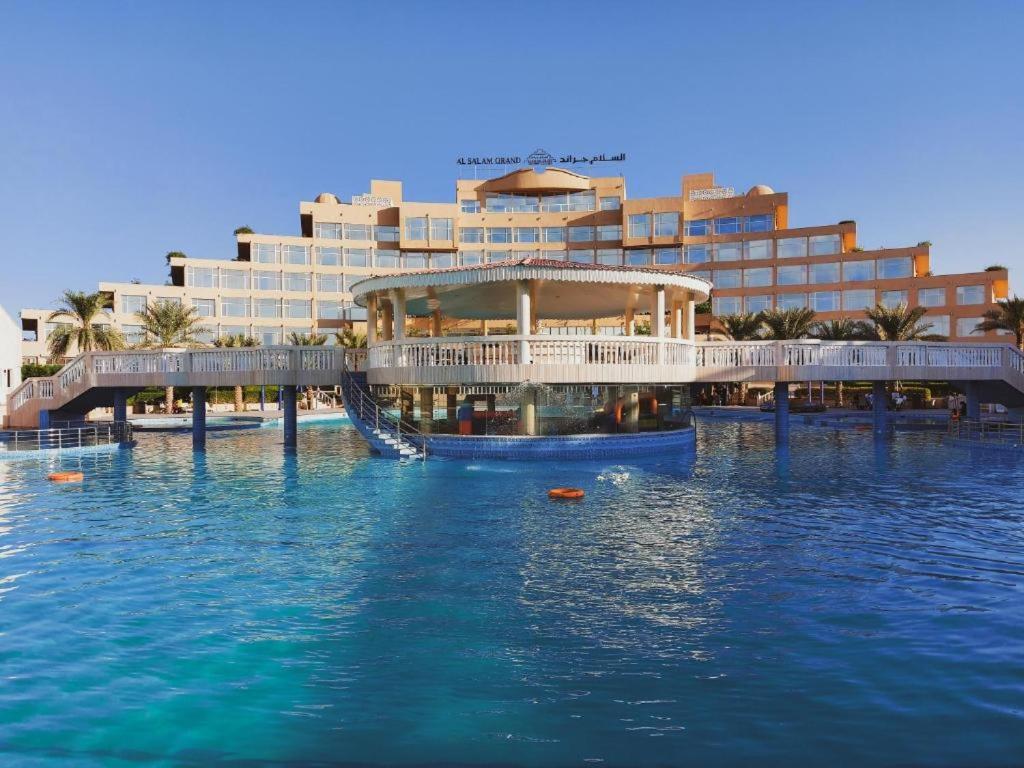 Al Salam Grand Hotel Ель-Бураймі Екстер'єр фото